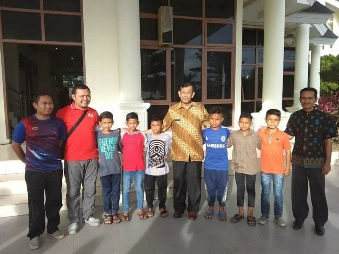 IMG-20181025-WA0009 Bupati Aceh Selatan Bersama TIM Sepak Bola U11