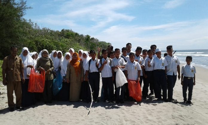 Sambut hari konservasi kehidupan liar sedunia, puluhan siswa SMPN 1 Bakongan kunjungi Stasiun Pembinaan Populasi Penyu Rantau Sialang