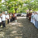 Komunitas Peduli Latim Bagikan Masker Ke 10 Ponpes dan SMA Sederajat