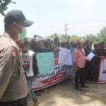 Pemuda Lingkungan PT PIM Demo PT PP, Tuntut Pekerjakan Warga Lokal