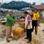 PKS Aceh Utara Serah Bantuan untuk Korban Kebakaran di Paya Bakong