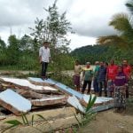 DPW PA Aceh Selatan Serahkan Bantuan untuk Korban Abrasi di Kluet Timur