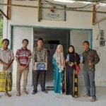 Ny. Khailida Tinjau Usaha Air Galon Isi Ulang Milik BUMG dan Air Minum Kemasan Lokal