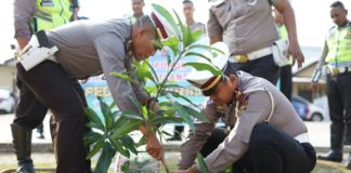 Satlantas Polres Pidie Gelar Sosialisasi Tertib Lalulintas dan Penanaman Pohon