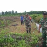Cegah Karhutla di Aceh Selatan, Babinsa Lakukan Patroli