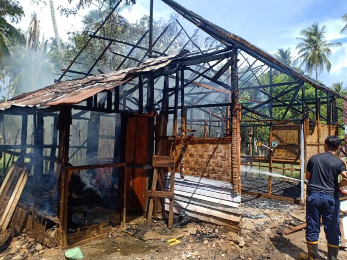 Rumah Warga Gampong Durung Ludes Terbakar