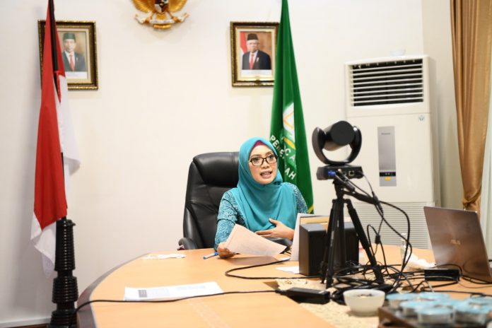 Ketua TP-PKK Aceh, Dr.Ir.Dyah Erti Idawati, MT., saat membuka Rapat Koordinasi Strategi Komunikasi Publik, secara virtual di Banda Aceh, Senin (7/6/2021). Ketua TP-PKK Aceh, Dr.Ir.Dyah Erti Idawati, MT., saat membuka Rapat Koordinasi Strategi Komunikasi Publik, secara virtual di Banda Aceh, Senin (7/6/2021).