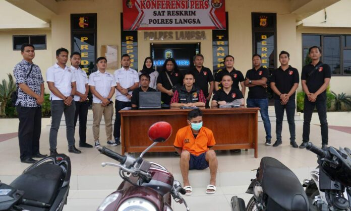 f14122d1-addc-453b-9025-ef0c89d3cf7b