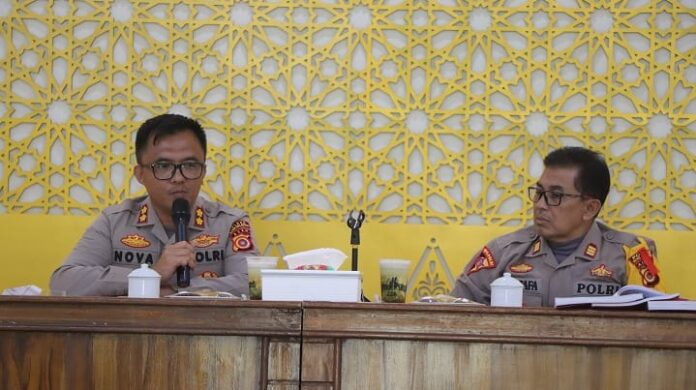 082e892bde77ca35818bf39038f8d8d5