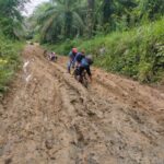 Tak Kunjung Diperbaiki Pemerintah, Jalan di Birem Bayeun Kian Memprihatinkan