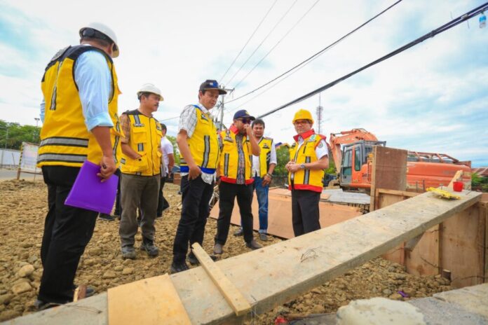 Peninjauan lokasi proyek pada Rabu (7/6/2023). Foto : ist