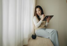 Mengakses informasi di dalam awan