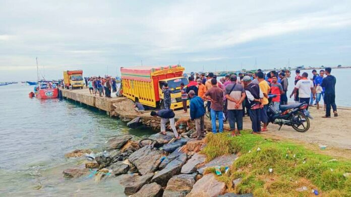 ad598c2afda49103f1c5747ce10e4e79