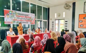 Keuchik Gampong Mata Ie, Kecamatan Blangpidie Kabupaten Abdya, Junaidi saat menyampaikan sambutan sekaligus membuka acara pelatihan menjahit dan komputer